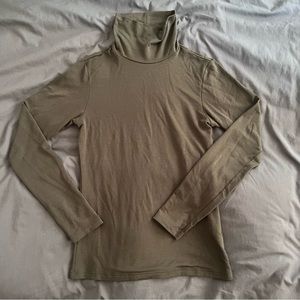 Uniqlo HEATTECH Khaki Green Turtleneck